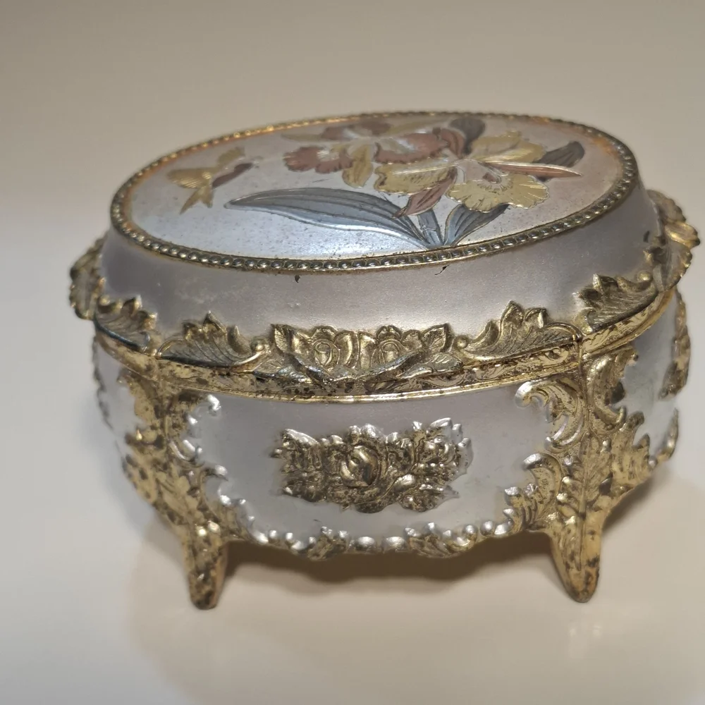 🕊Vintage Gold & Silver Hummingbird Flower Etched Footed Jewelry Trinket Box